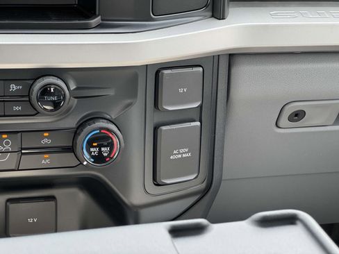 New 2025 Ford F550 4x4 Crew Cab Super Duty image 15