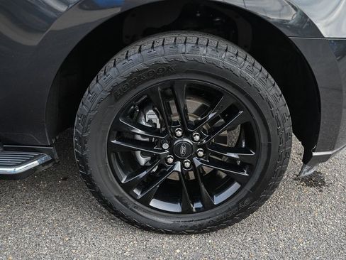 Used 2022 Ford Expedition Max XLT image 15