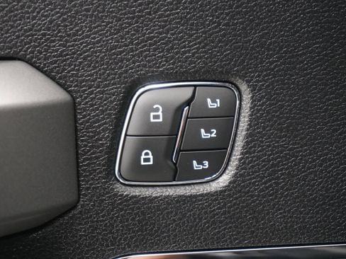 Used 2021 Ford F350 Platinum image 18