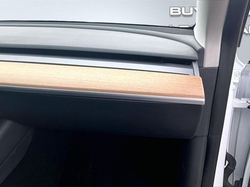 Used 2020 Tesla Model Y Long Range image 17