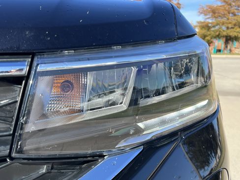 Certified 2024 Volkswagen Taos SE w/ Black Wheel Package image 6