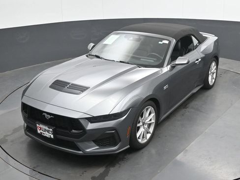 Used 2025 Ford Mustang GT Premium RWD image 36