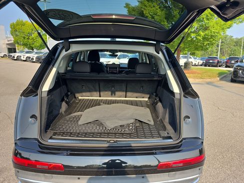 Used 2023 Audi Q7 3.0T Premium AWD/4WD image 12