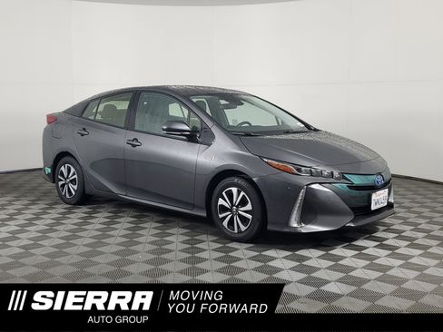 Used 2017 Toyota Prius Prime Advanced image 1