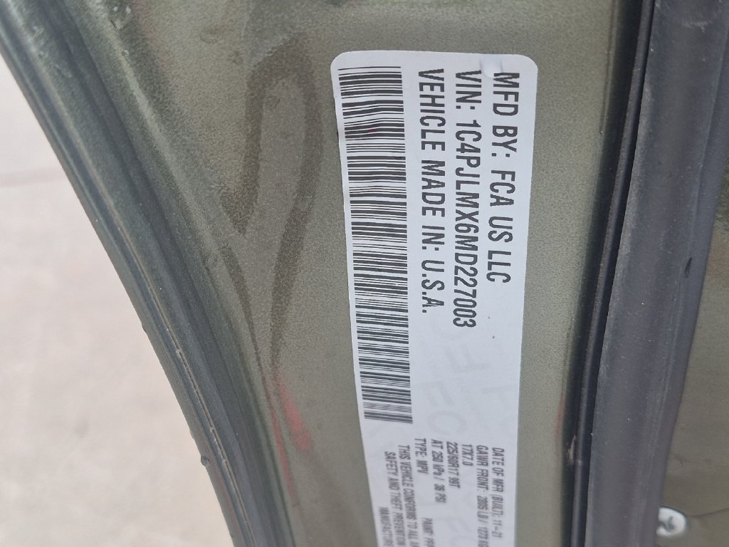 Used 2021 Jeep Cherokee Latitude Lux FWD image 30
