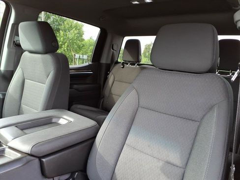 Used 2022 Chevrolet Silverado 1500 LT AWD/4WD image 16