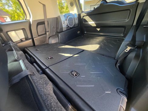 Used 2010 Toyota FJ Cruiser 4WD image 24