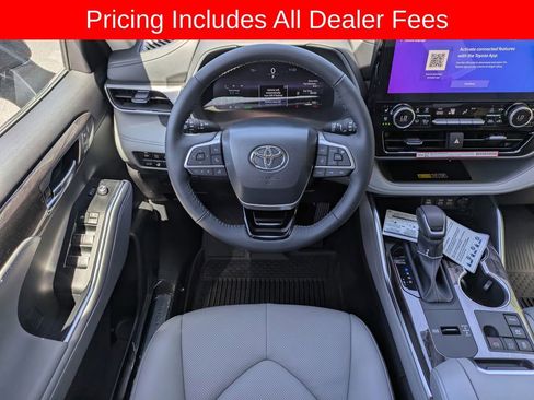 New 2026 Toyota Highlander Limited AWD/4WD image 18