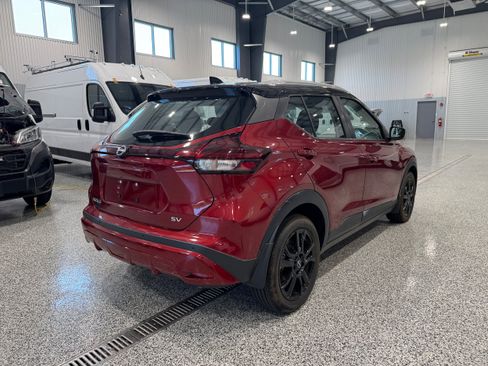 Used 2023 Nissan Kicks SV FWD image 5