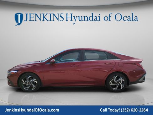 Certified 2025 Hyundai Elantra SEL FWD image 6