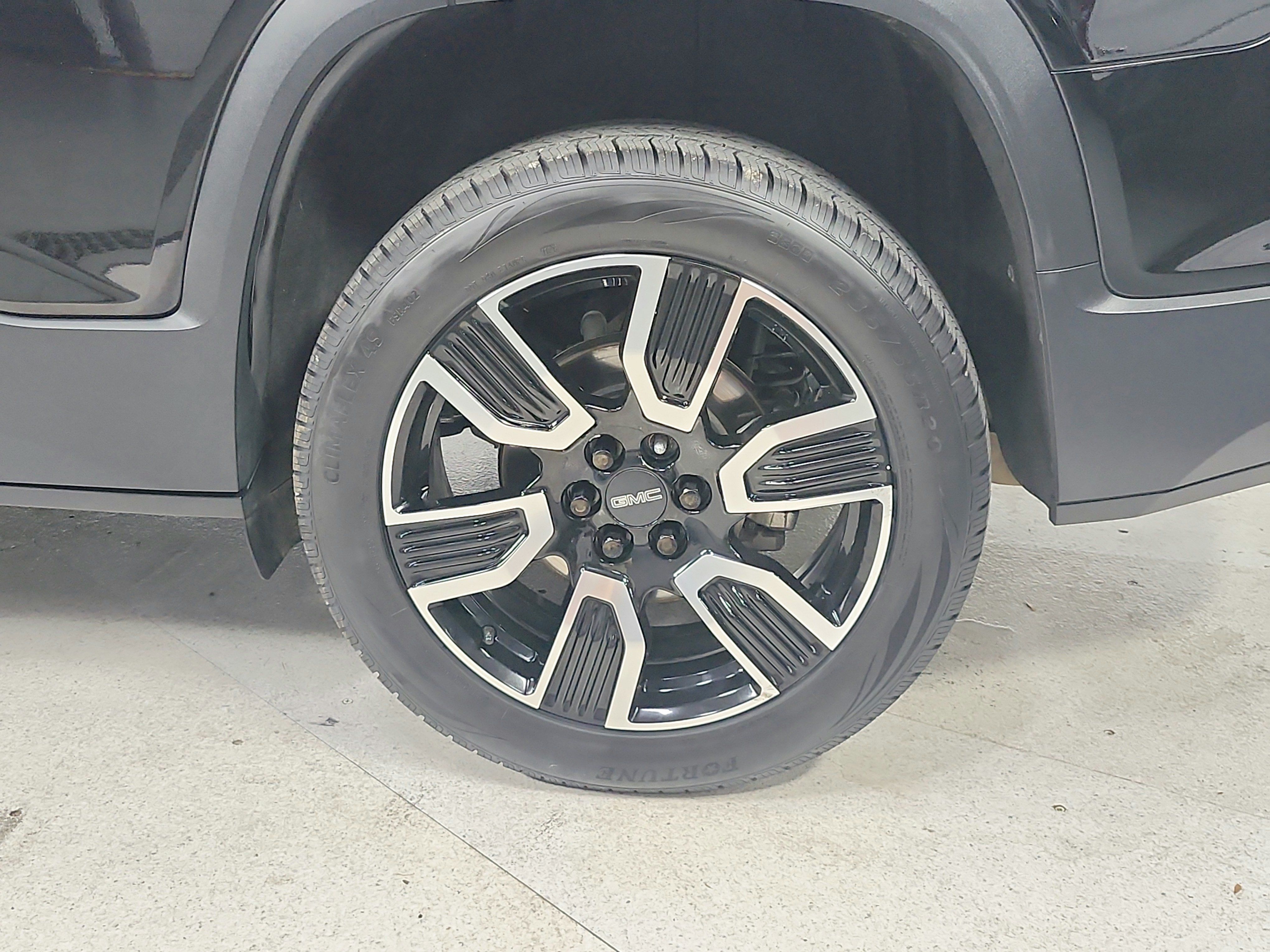 Used 2020 GMC Acadia SLT w/ LPO, Black Accent Package FWD image 46