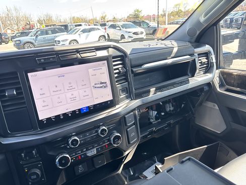 Used 2024 Ford F350 Lariat w/ Camper Package image 22