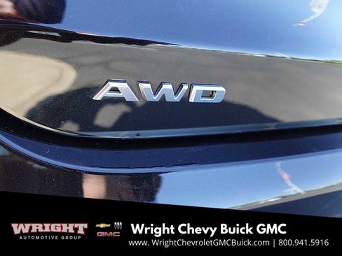 Used 2025 Cadillac XT6 Premium Luxury image 12