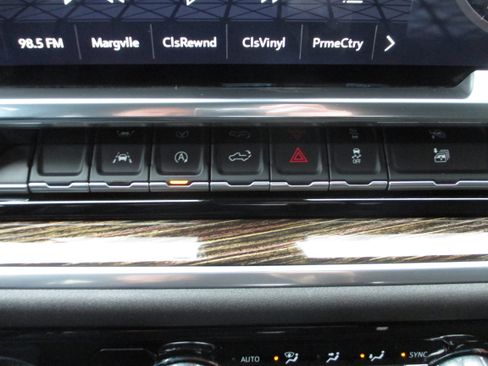 Used 2022 GMC Sierra 1500 SLE image 19