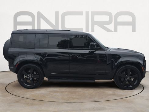 Used 2025 Land Rover Defender 110 X-Dynamic SE AWD/4WD image 11