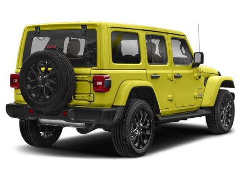 Used 2022 Jeep Wrangler Unlimited Sahara w/ Safety Group AWD/4WD image 2