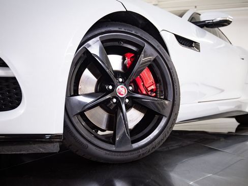 Used 2018 Jaguar F-TYPE R AWD/4WD image 12