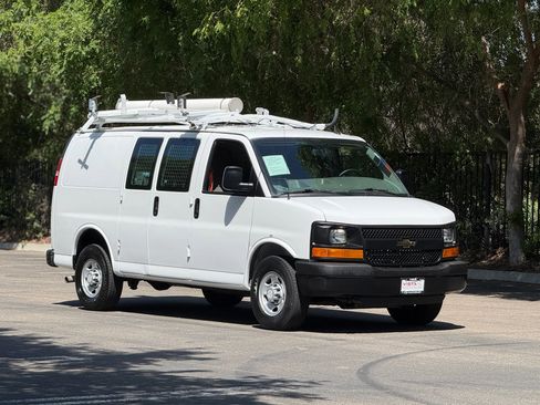 Used 2015 Chevrolet Express 2500 image 7