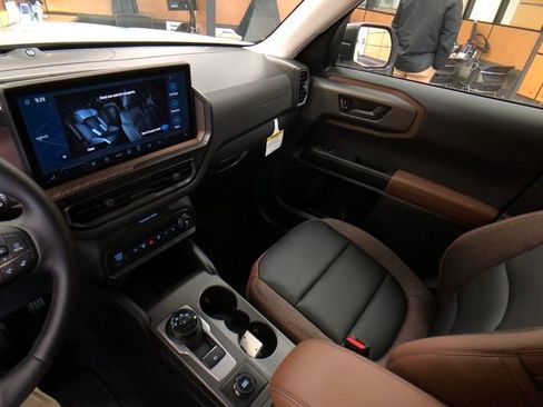 New 2026 Ford Bronco Sport Outer Banks AWD/4WD image 18