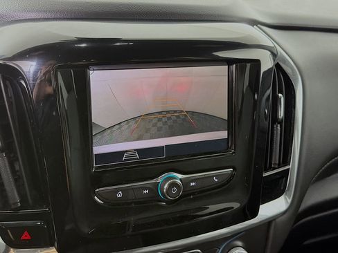 Used 2023 Chevrolet Traverse LT image 18