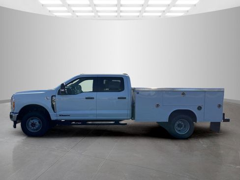 New 2025 Ford F350 XL w/ XL Chrome Package image 8