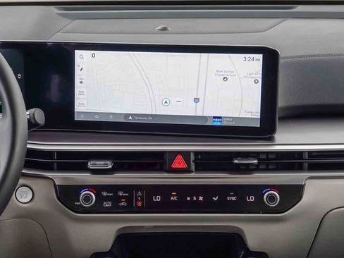 Certified 2024 Kia Sorento EX image 12