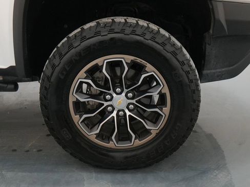 Used 2018 Chevrolet Colorado ZR2 image 14