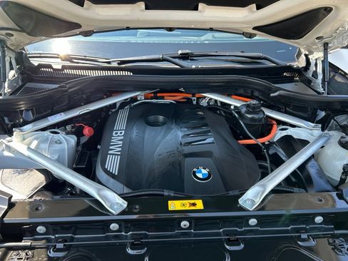 Used 2025 BMW X5 xDrive50e AWD/4WD image 25