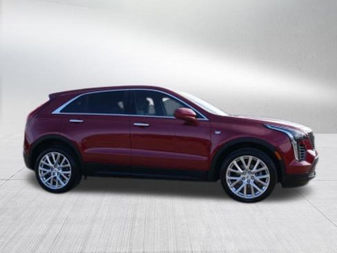 Used 2019 Cadillac XT4 Luxury image 2