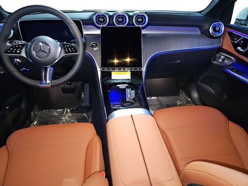New 2026 Mercedes-Benz GLC 300 image 9