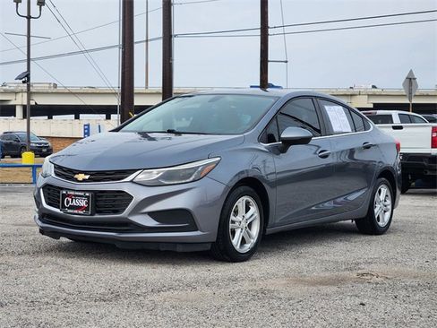 Used 2018 Chevrolet Cruze LT image 3