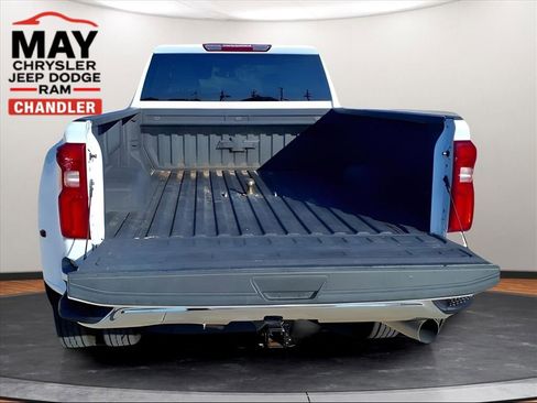 Used 2024 Chevrolet Silverado 3500 LT w/ Convenience Package image 18