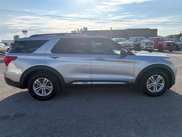 Used 2024 Ford Explorer XLT RWD image 4