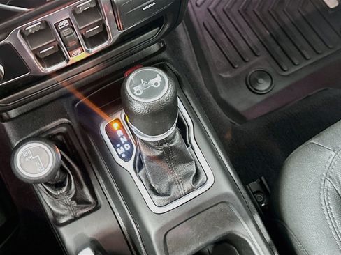 Used 2019 Jeep Wrangler Unlimited Sport S AWD/4WD image 24