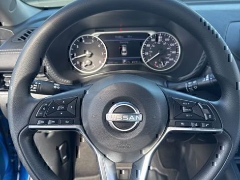 Used 2024 Nissan Sentra SV FWD image 19