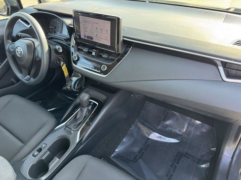 Used 2023 Toyota Corolla LE FWD image 5