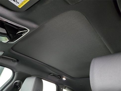 New 2026 Land Rover Range Rover Velar Dynamic SE image 11