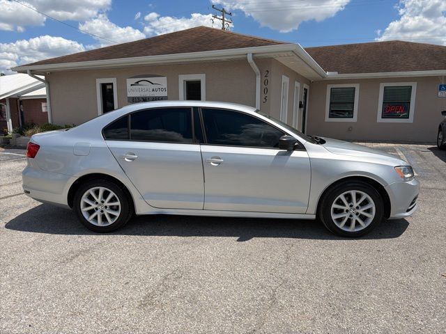 Used 2015 Volkswagen Jetta SE FWD image 4