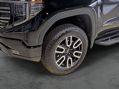Used 2026 GMC Sierra 1500 AT4 w/ AT4 Premium Package AWD/4WD image 9