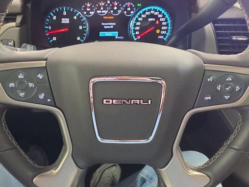 Used 2018 GMC Yukon XL Denali AWD/4WD image 19