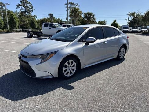 Used 2023 Toyota Corolla LE FWD image 7