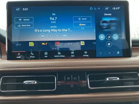 Used 2023 Lincoln Nautilus Reserve w/ Equipment Group 201A image 14