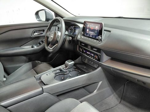 Used 2024 Nissan Rogue SV FWD image 25
