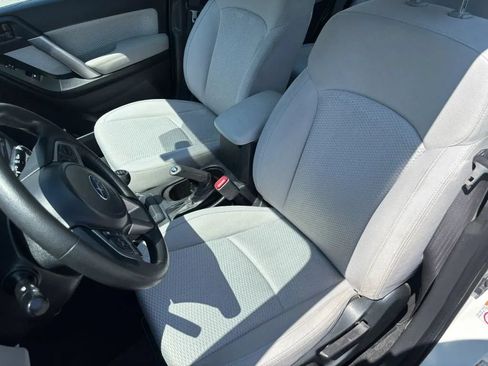 Used 2017 Subaru Forester 2.5i AWD/4WD image 11