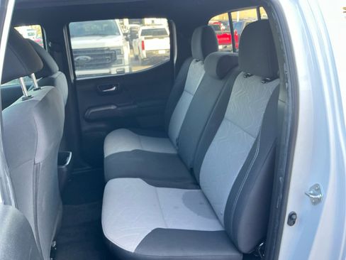 Certified 2023 Toyota Tacoma TRD Off-Road image 17