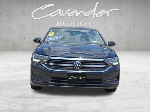 Used 2024 Volkswagen Jetta SE FWD image 18