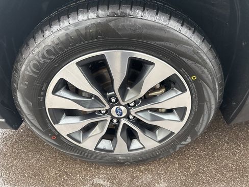 Certified 2023 Subaru Outback Limited XT image 34