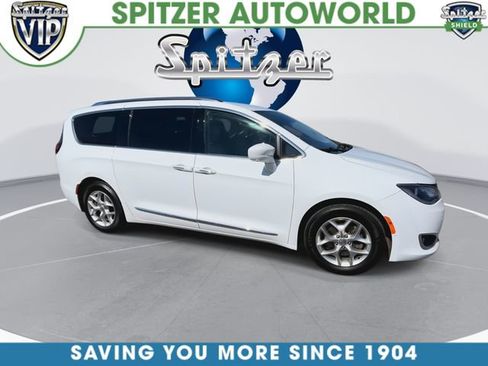 Used 2019 Chrysler Pacifica Touring-L Plus image 2