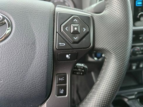 Used 2019 Toyota Tacoma TRD Sport AWD/4WD image 32