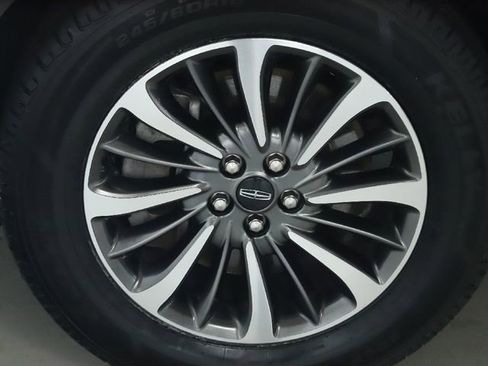 Used 2023 Lincoln Nautilus Reserve AWD/4WD image 40